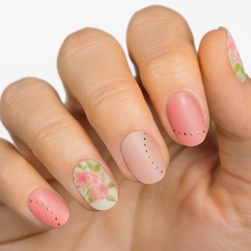 Gel Nail Strip ★ Can't Buy Me Love Gel Nail Strips MoYou London