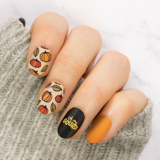 Cute Autumn Pumpkin Nails